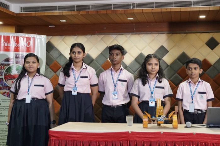 Students presenting the Smart Farming Robot